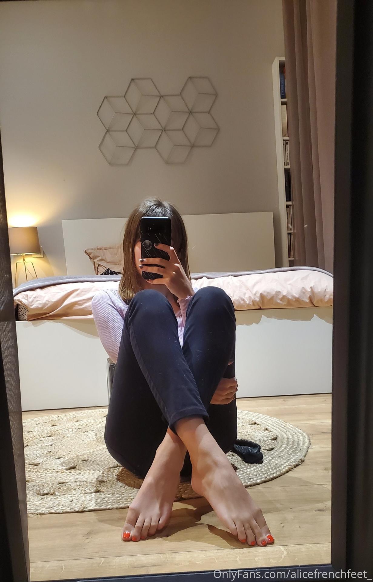 alice.frenchfeet / alicefrenchfeet Nude OnlyFans Vazamentos 1