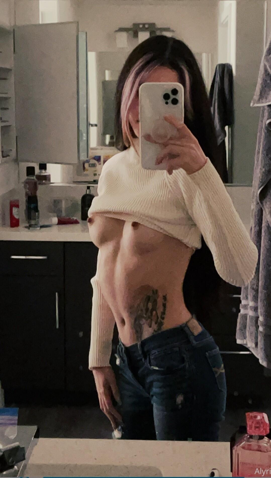 alyri / alyri_tv Nude OnlyFans Vazamentos 1