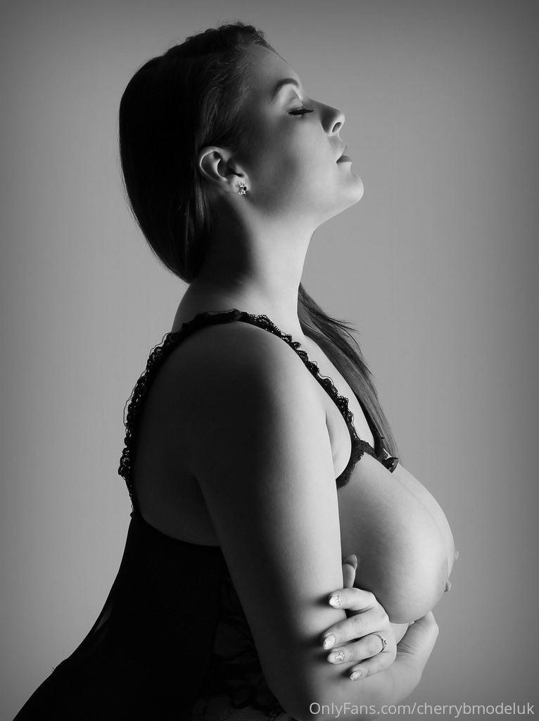 Cherry Blush / cherrybmodeluk Nude OnlyFans Vazamentos 1