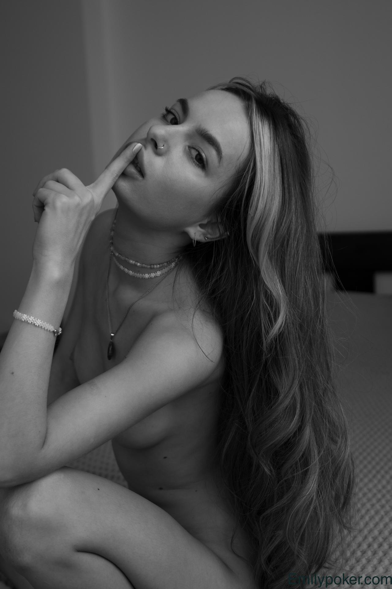 Debora_A / Emily Poker / emilypoker Nude Vazamentos OnlyFans 1
