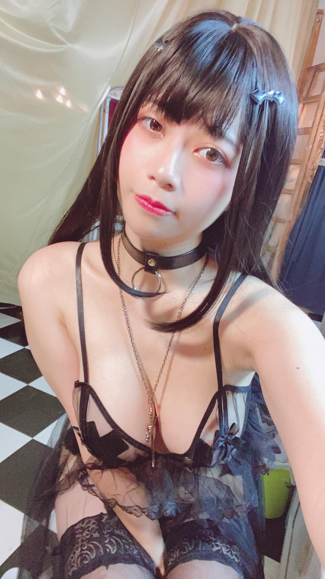 Hieey (海爾陛下 / Hieey.Heika / hieeyheika Vazamentos Nus do Patreon 1
