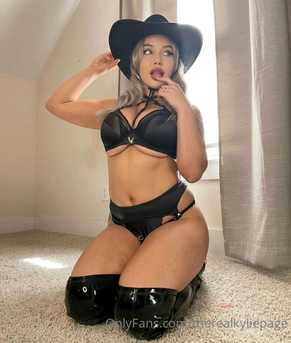 Kylie Page / lilmiskp / therealkyliepage Nude OnlyFans Vazamentos 1
