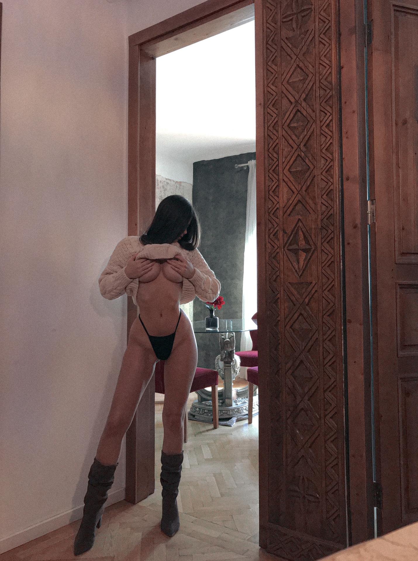 Mihaela Raducu / usuária Nude Patreon Leaks 1