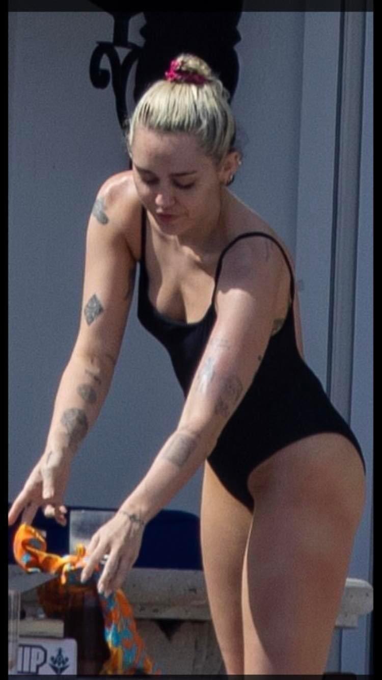 Miley Cyrus / mileycyrus Nude OnlyFans Vazamentos 1