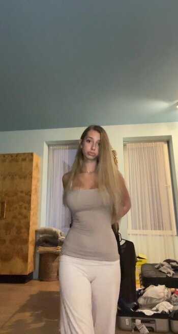 sofyaplotnikova / https: / xsofya_x Vazamentos Nuas Foto 3
