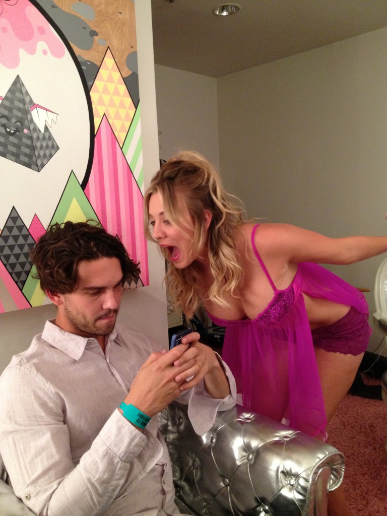 Kaley Cuoco Nua 06
