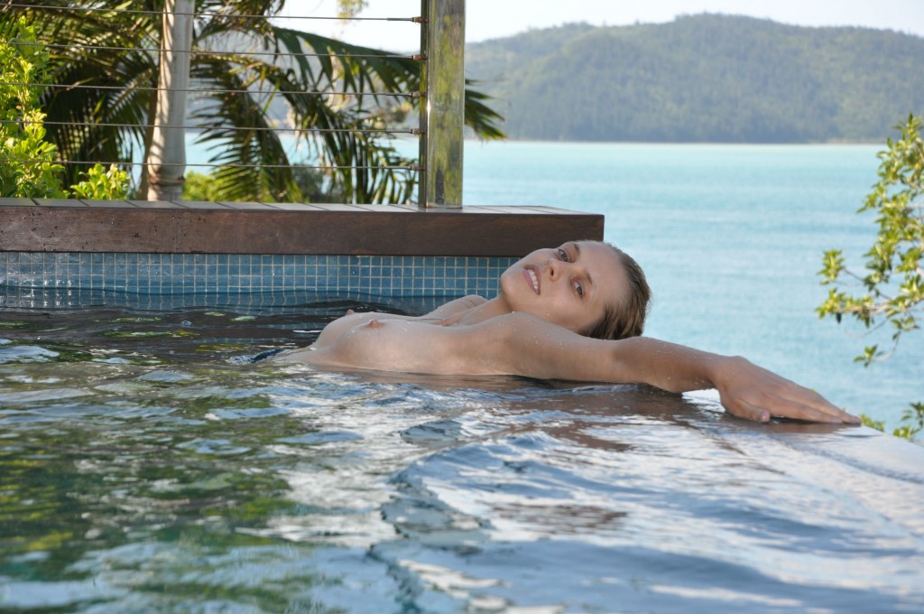 Teresa Palmer Nua 17