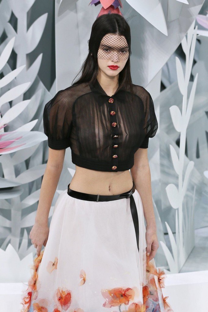 Seios de Kendall Jenner 08