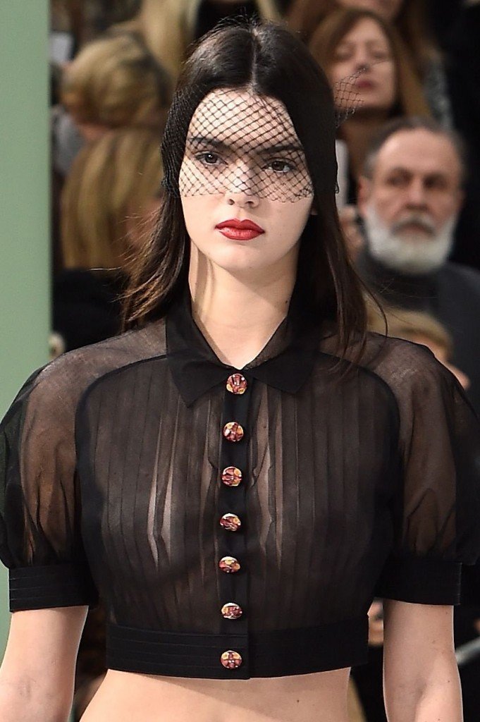 Seios de Kendall Jenner 09