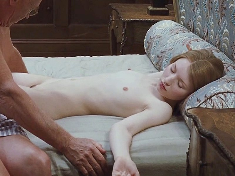 Emily Browning Naked 09