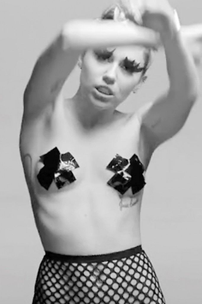 Miley Cyrus Sexy para o Festival Pornô 14