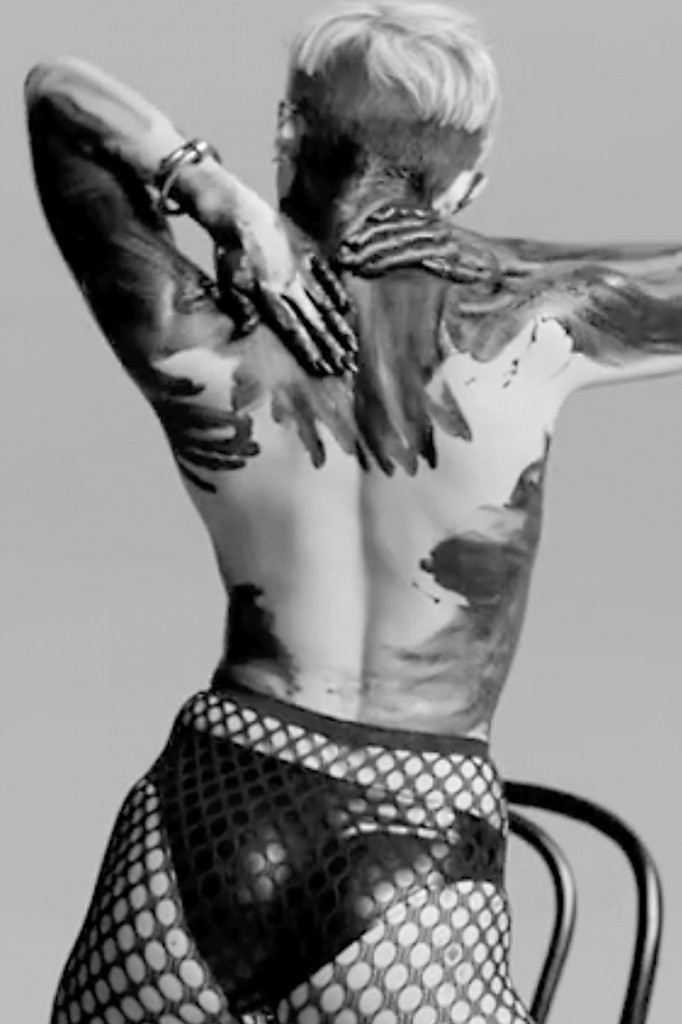 Miley Cyrus Sexy para o Festival Pornô 17
