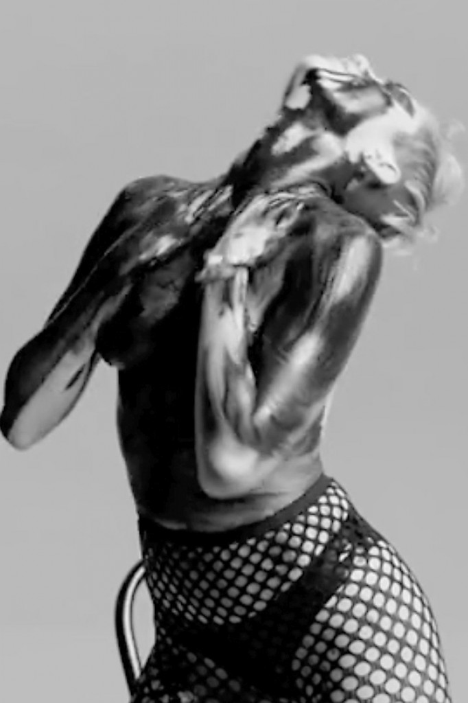Miley Cyrus Sexy para o Festival Pornô 18
