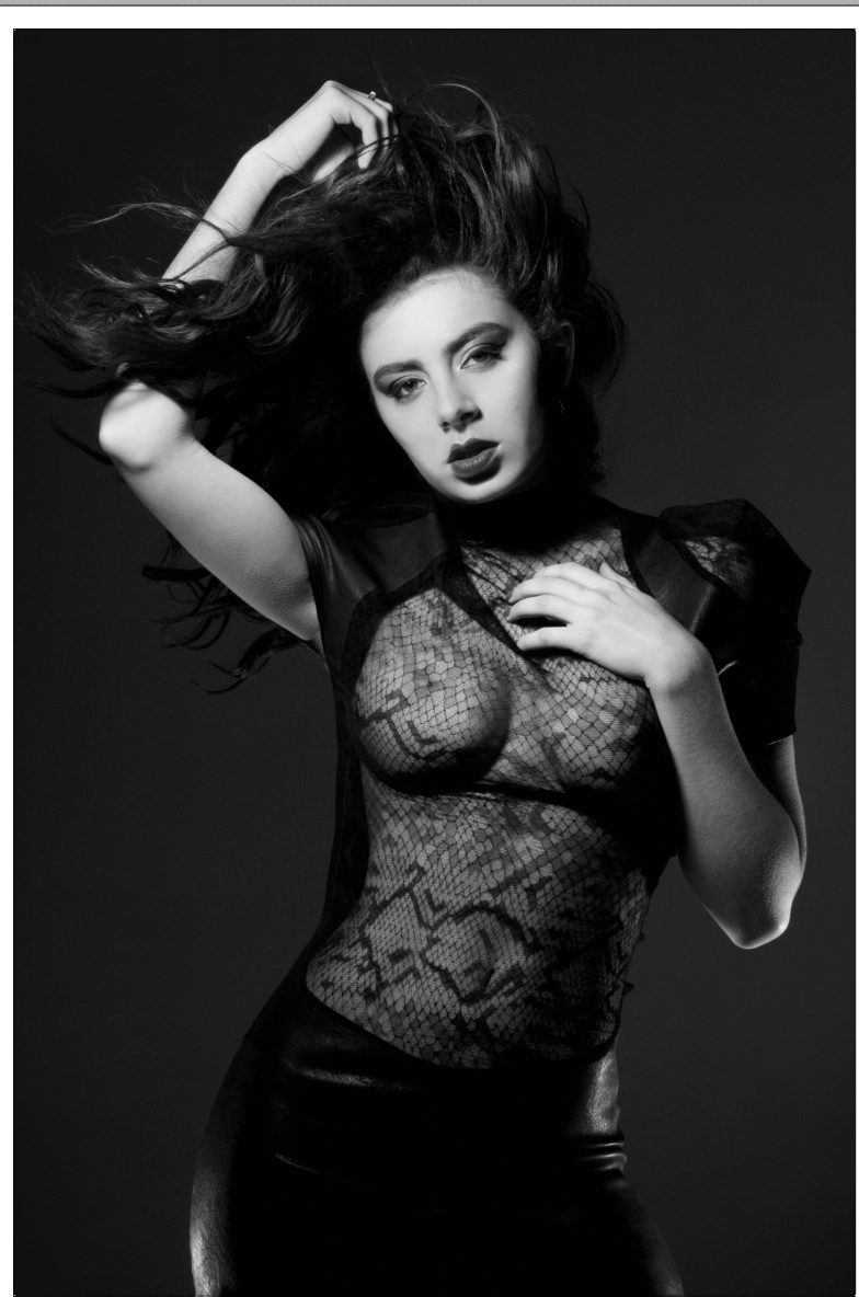 Charli-XCX-Naked-2