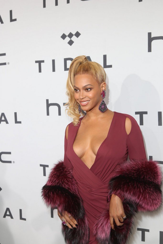 Beyonce-Cleavage-21