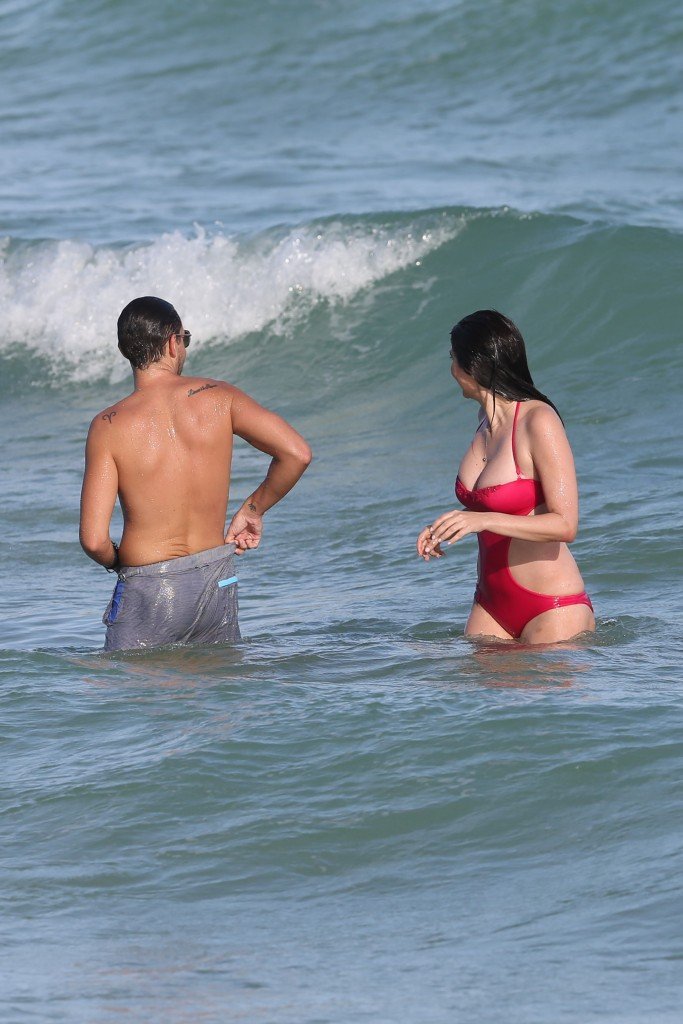 Brittny-Gastineau-in-a-Swimsuit-43