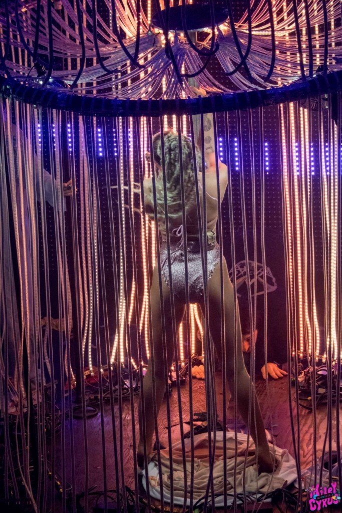 Miley-Cyrus-Sexy-Photos-6