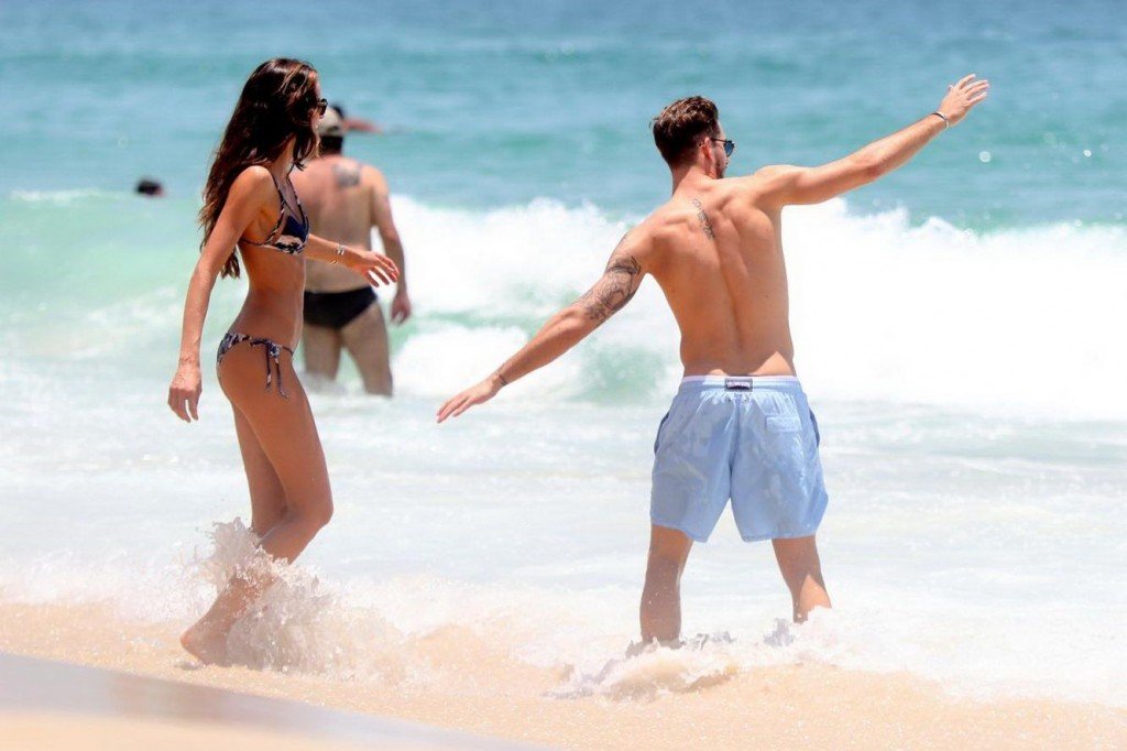 Izabel-Goulart-Sexy-Topless-18-thefappening.so.jpg