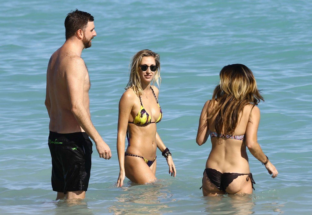 Lauren-Stoner-Bikini-4