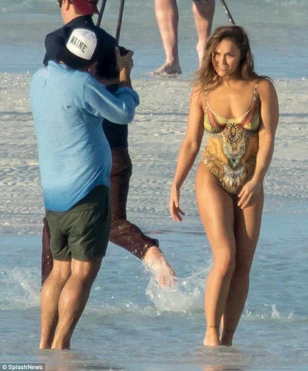 Ronda-Rousey-Bodypaint-16