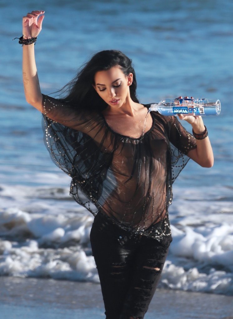 Amanda Geores See Through-Photos-16