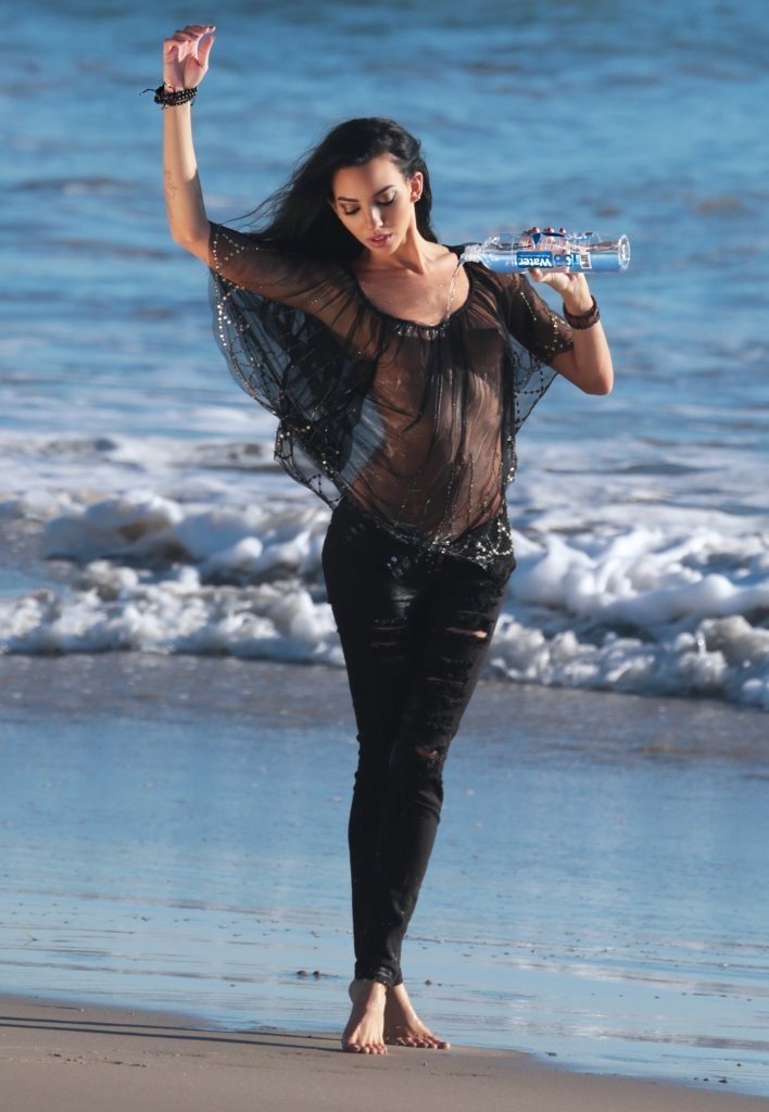 Amanda Geores See Through-Photos-17