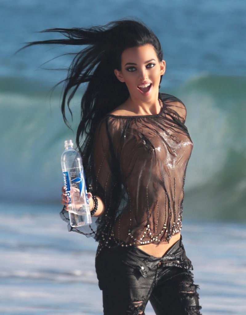 Amanda Geores See Through-Photos-18