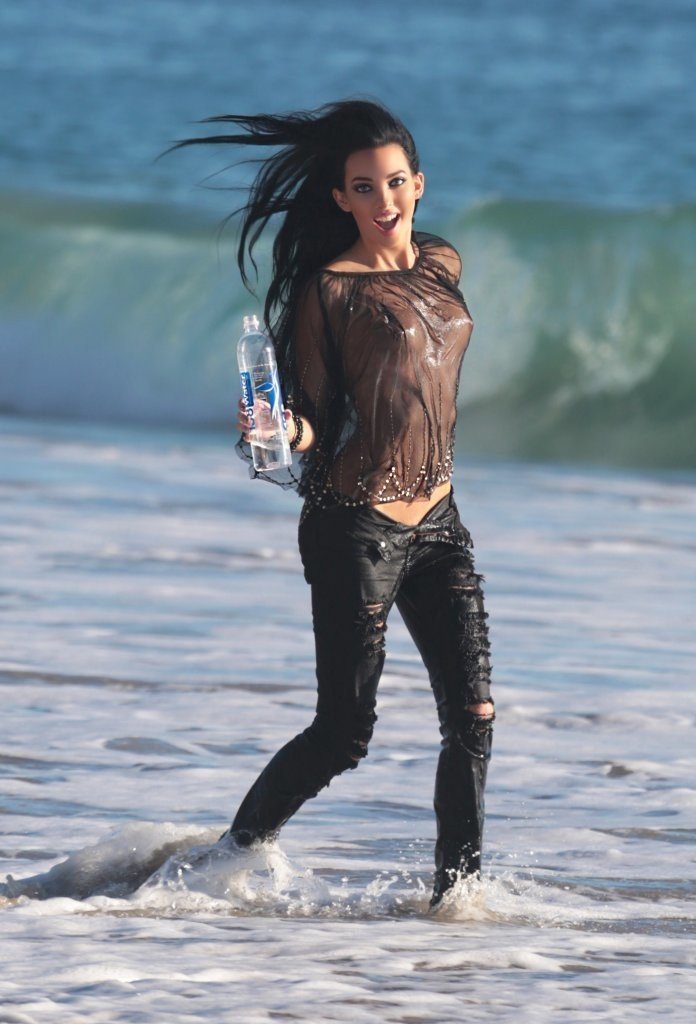 Amanda Geores See Through-Photos-19