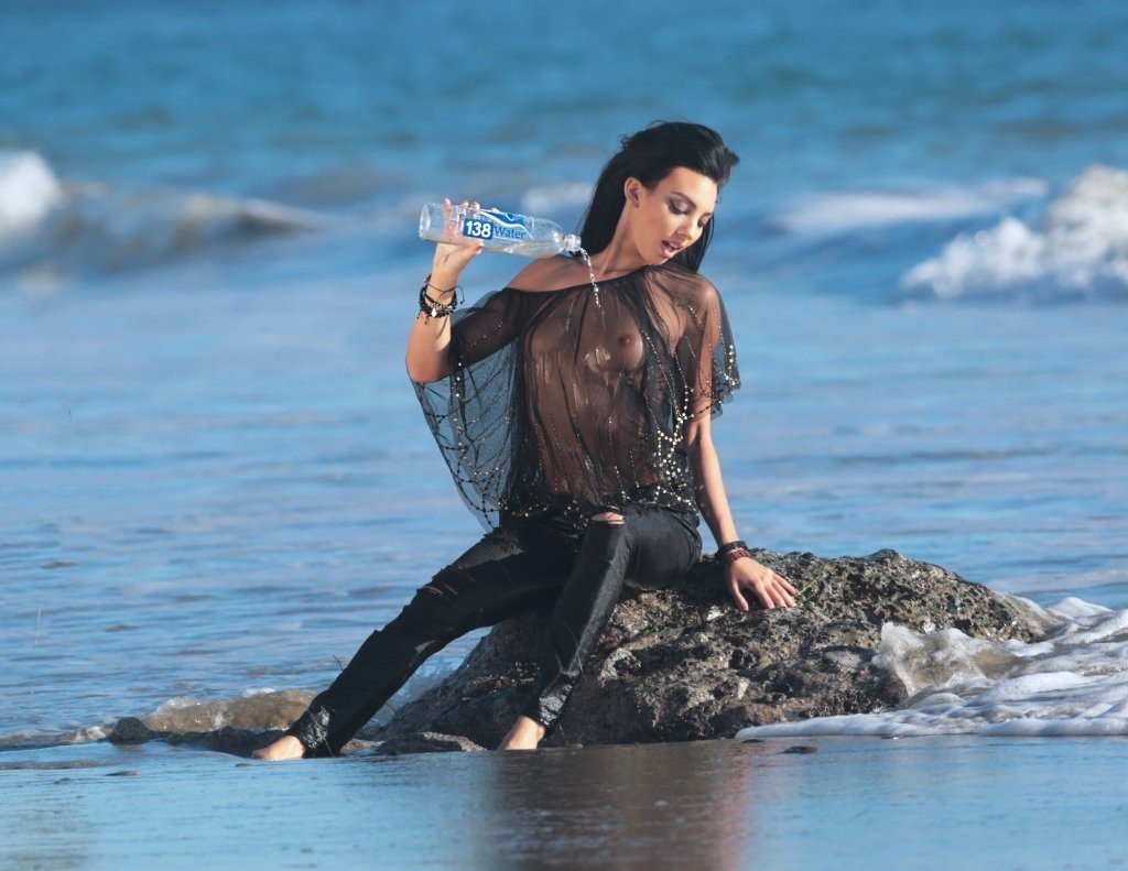 Amanda Geores See Through-Photos-27