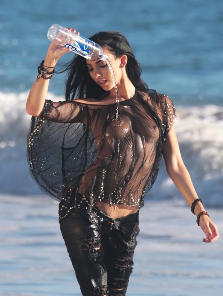 Amanda Geores See Through-Photos-30