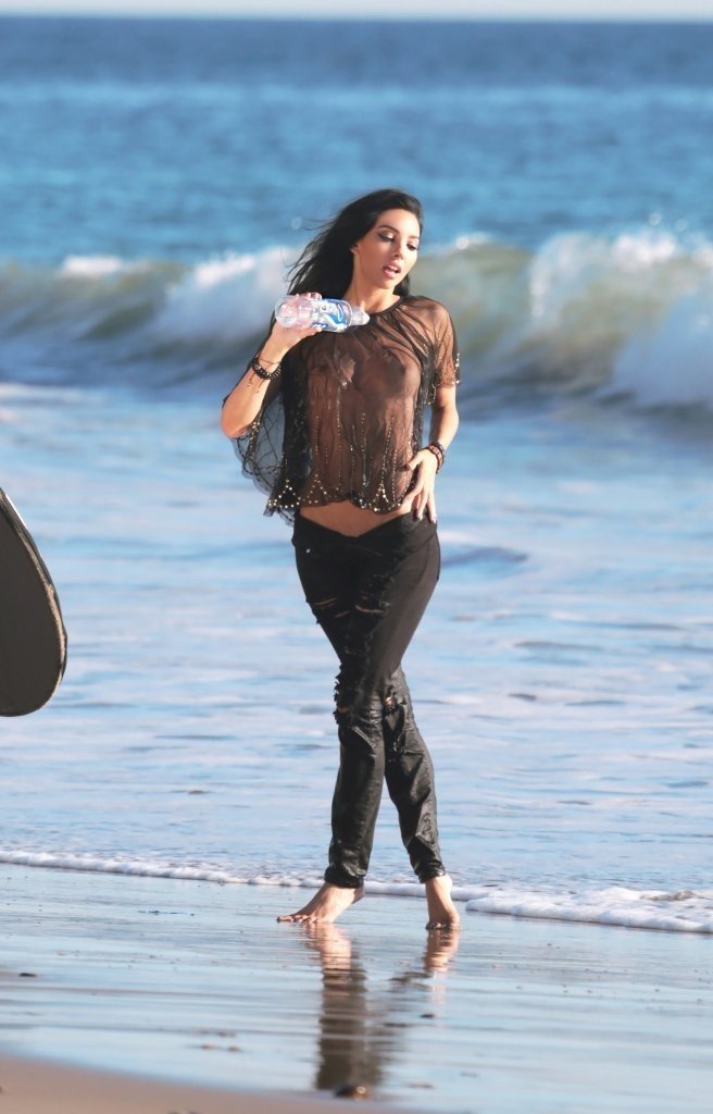 Amanda Geores See Through-Photos-4