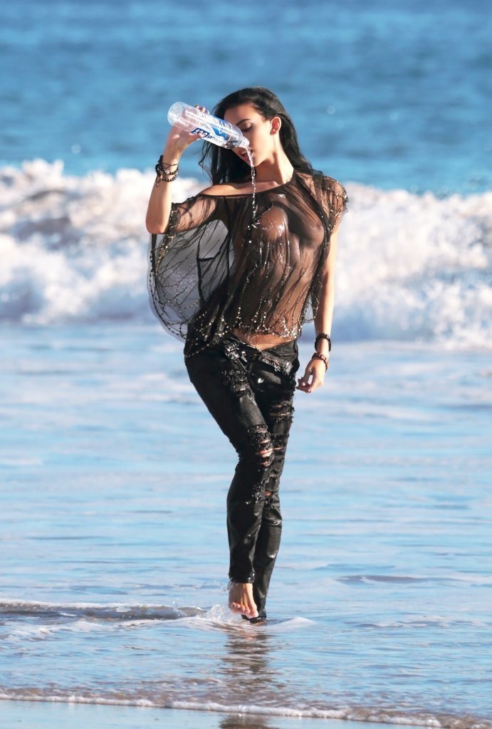 Amanda Geores See Through-Photos-7