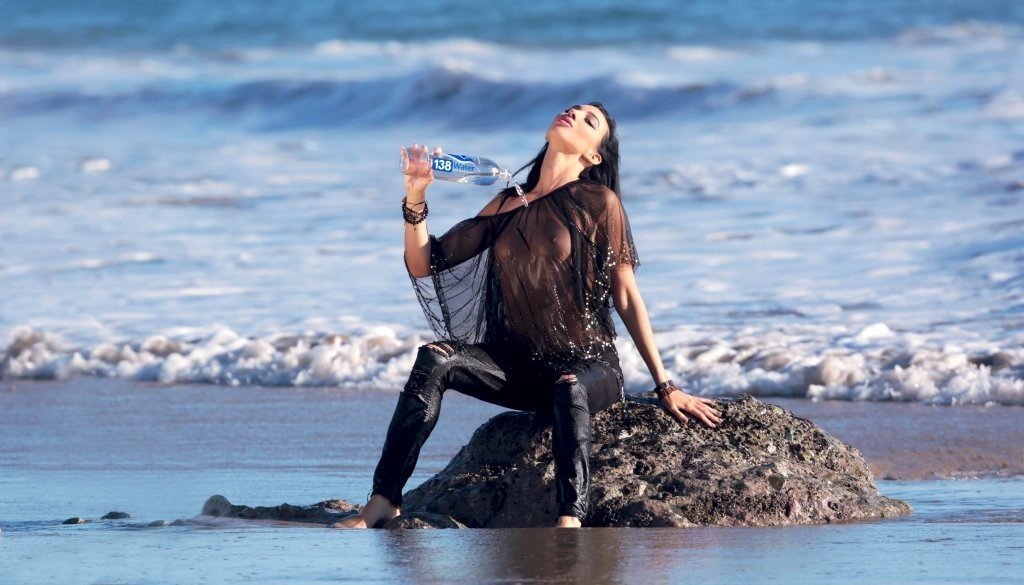 Amanda Geores See Through-Photos-8