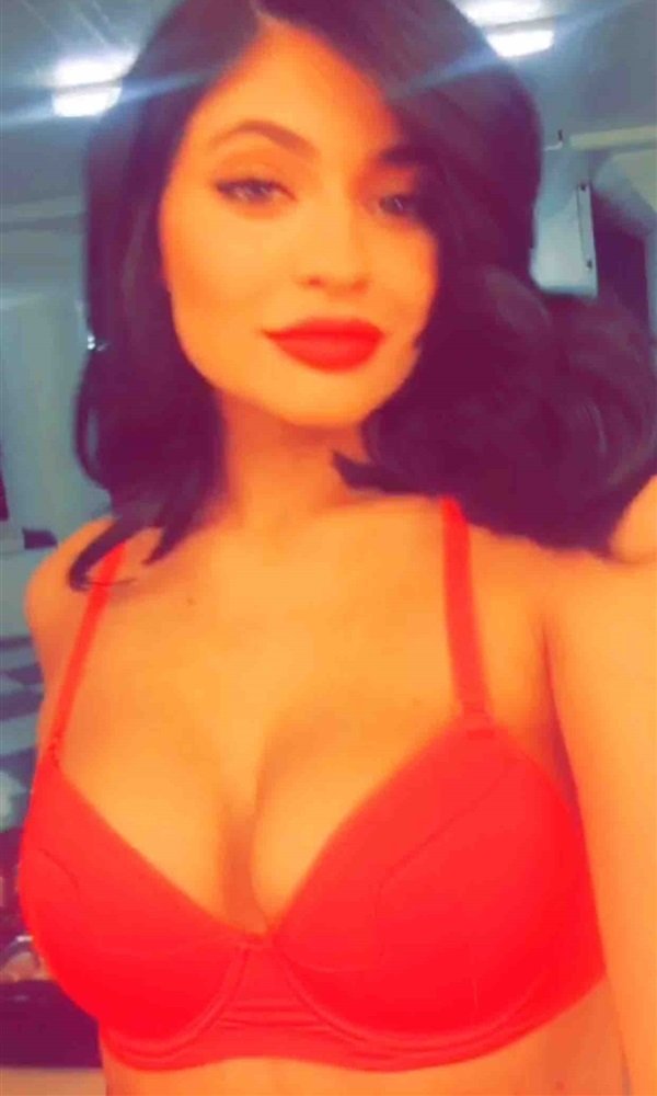 Kylie-Jenner-Sexy-1