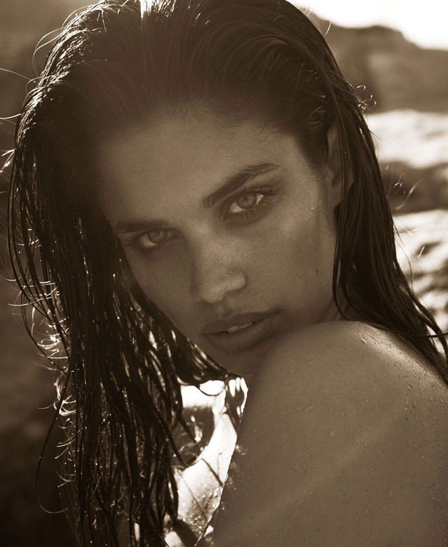 Sara Sampaio Nude 3