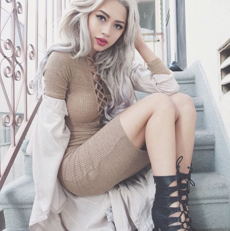 Amy Pham Sexy 30