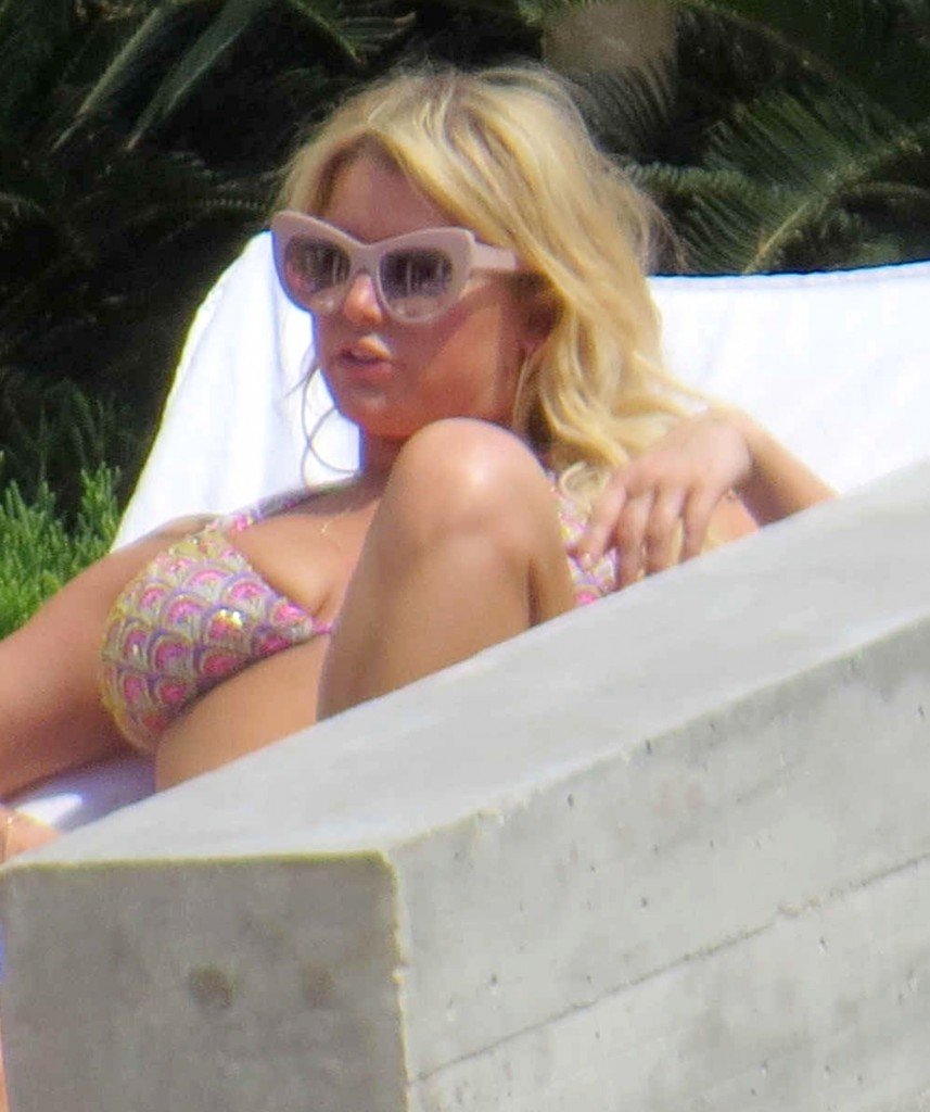 Jessica Simpson Sexy 12