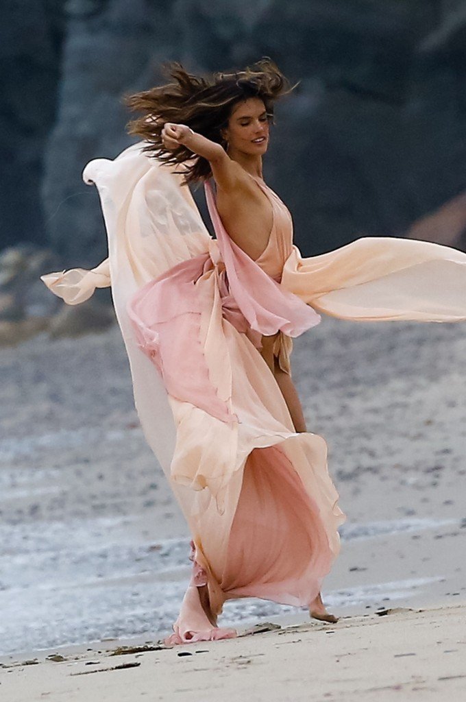 Alessandra Ambrosio Sexy 5