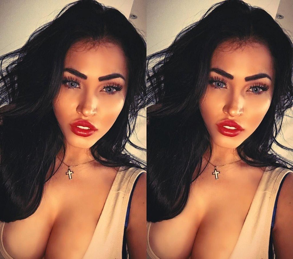 Claudia Alende Nude Sexy 21