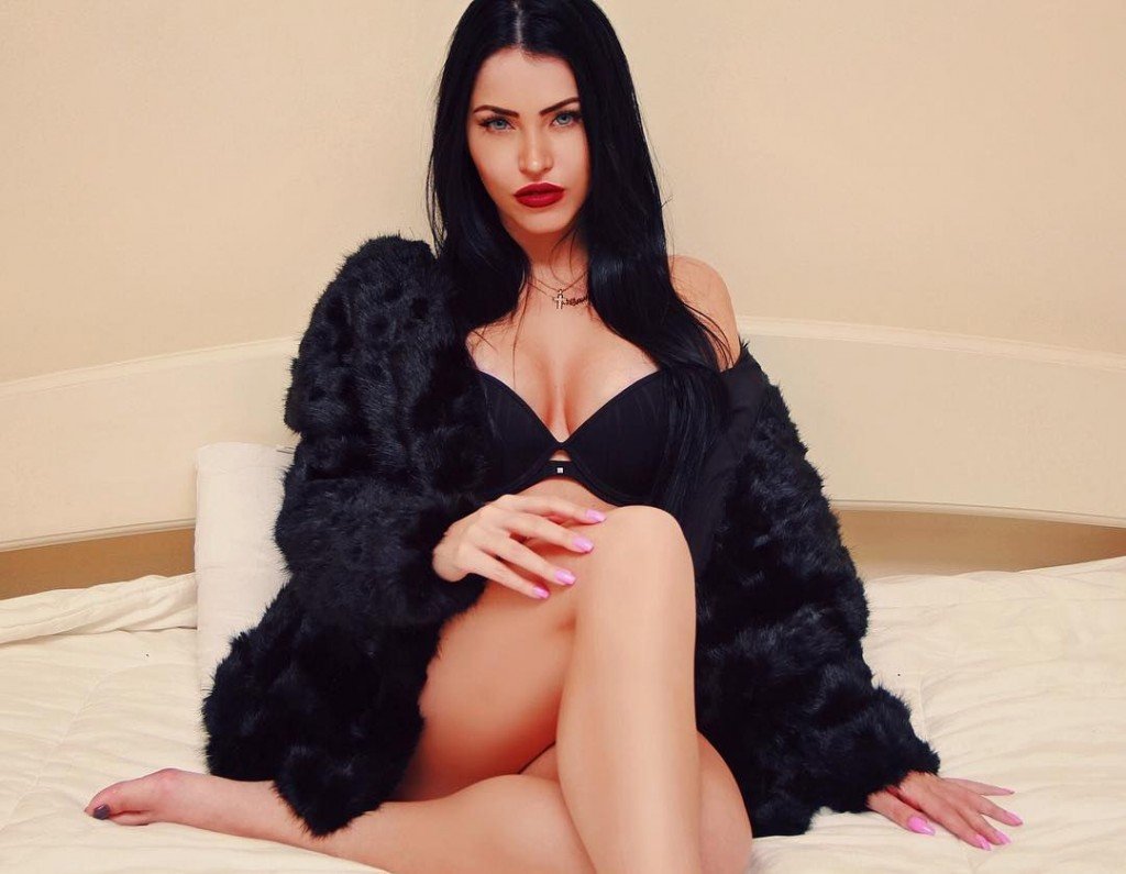 Claudia Alende Nude Sexy 59