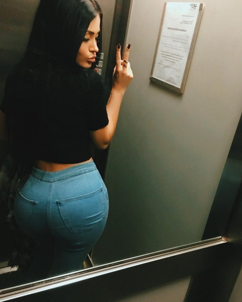 Claudia Alende Nude Sexy 73