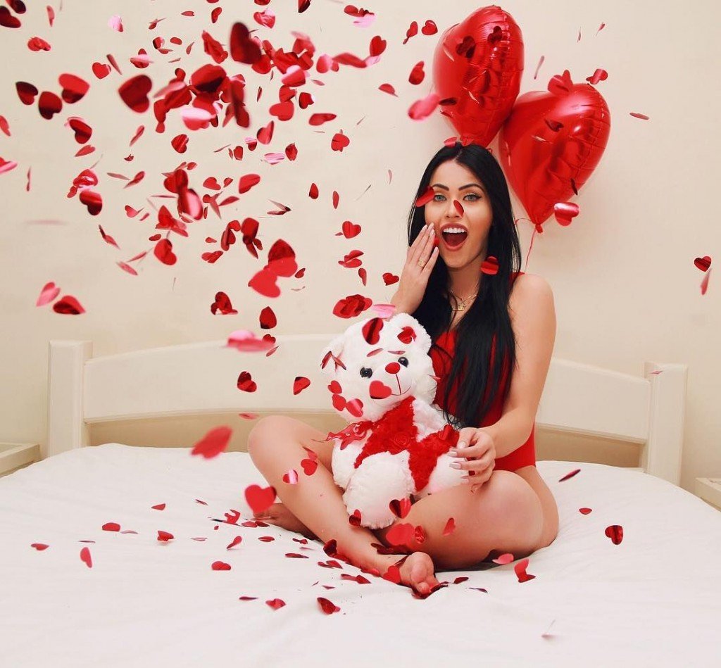 Claudia Alende Nude Sexy 84