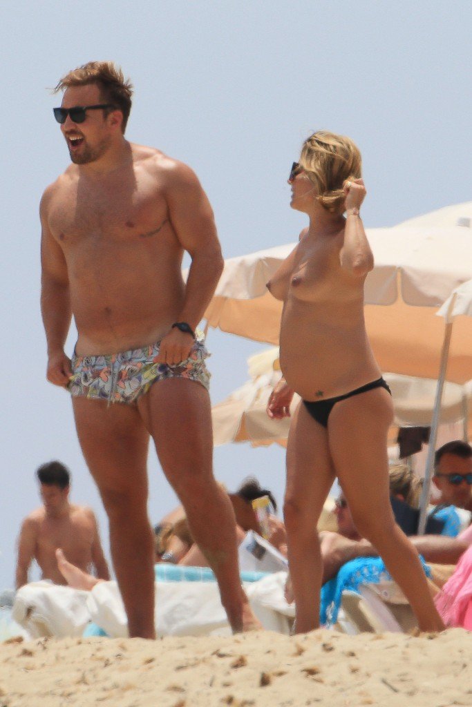 Zoe Hardman Topless 12