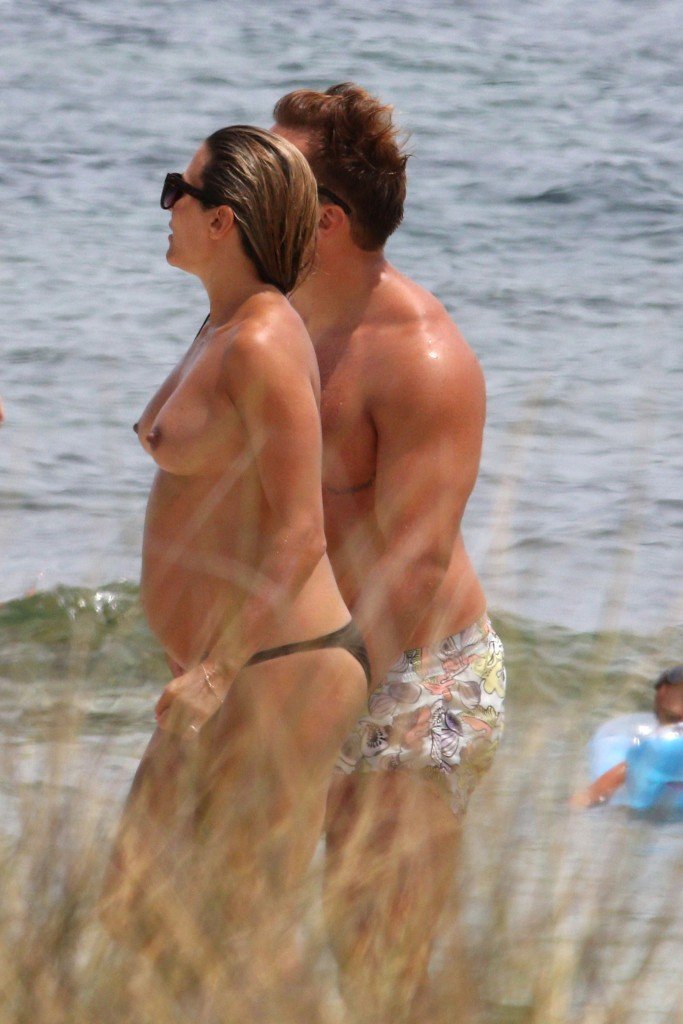 Zoe Hardman Topless 20