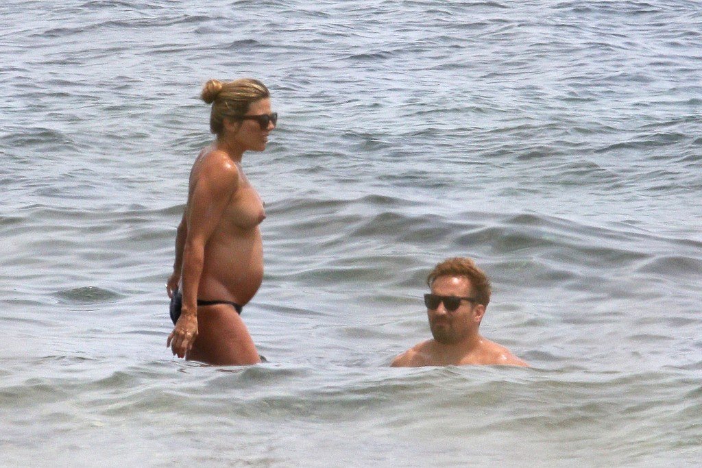 Zoe Hardman Topless 41