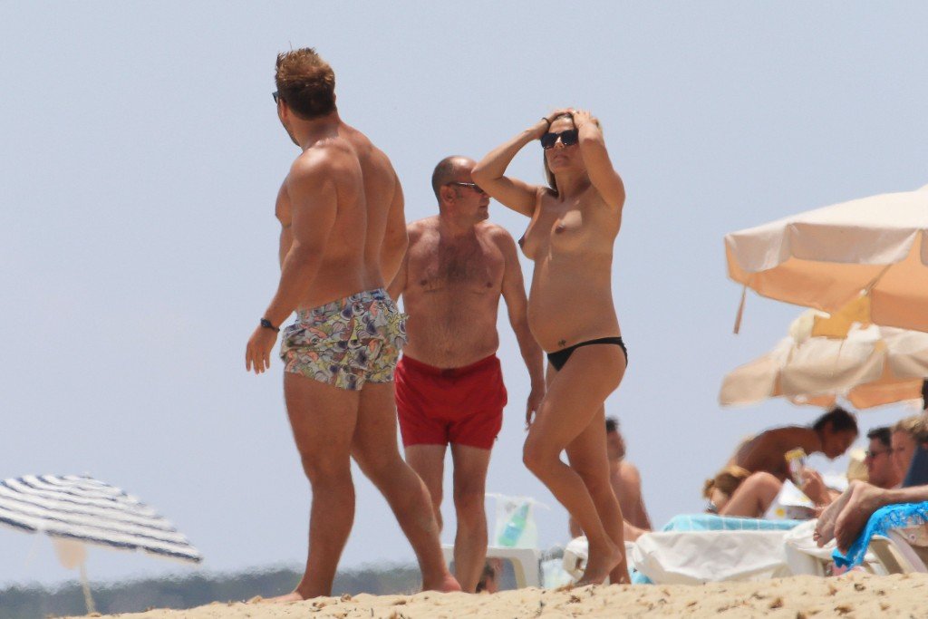 Zoe Hardman Topless 7
