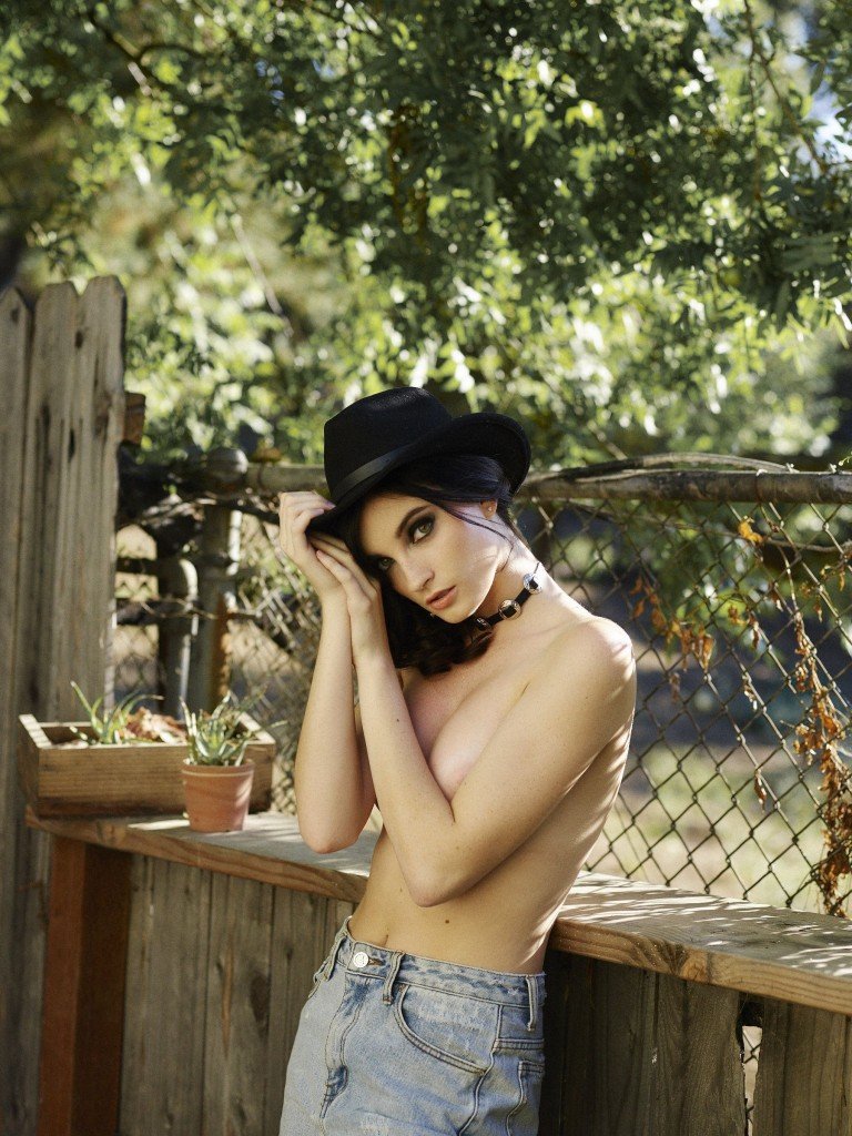 Hannah Masi Nude Sexy 23