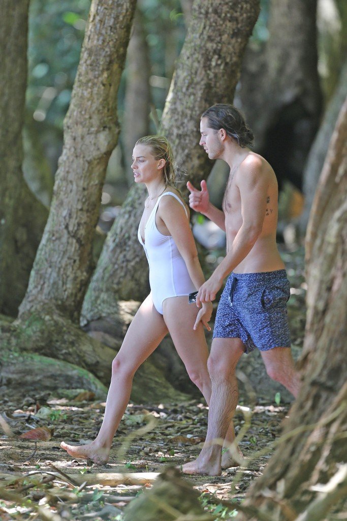 Margot Robbie Sexy 37