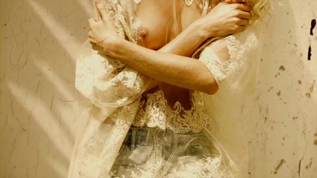 Candice Swanepoel Nude & Sexy thefappening.so 26