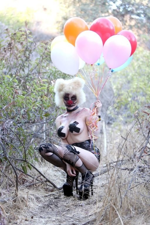 Courtney Stodden Topless 15